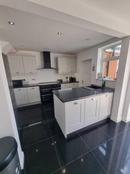 Somers Lodge لايستر المظهر الخارجي الصورة